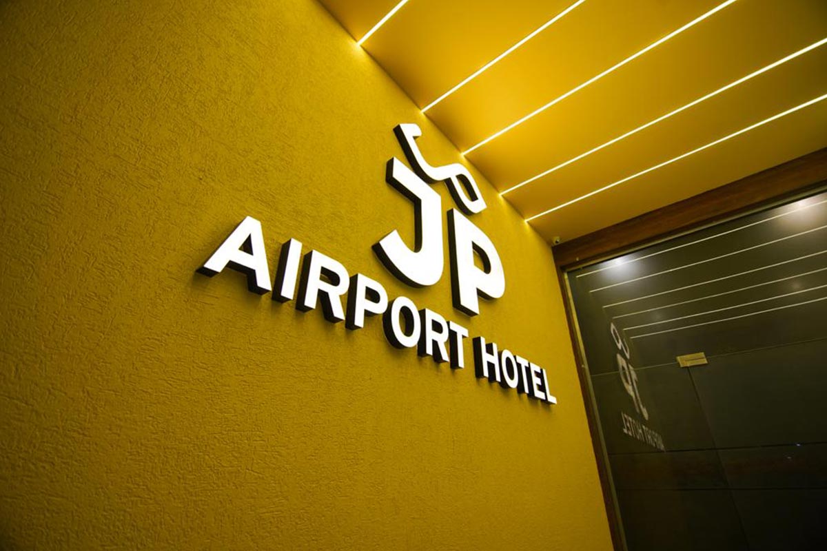 airport hotel